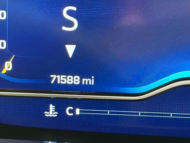 Used 2023 Chevrolet Tahoe Premier AWD/4WD image 21