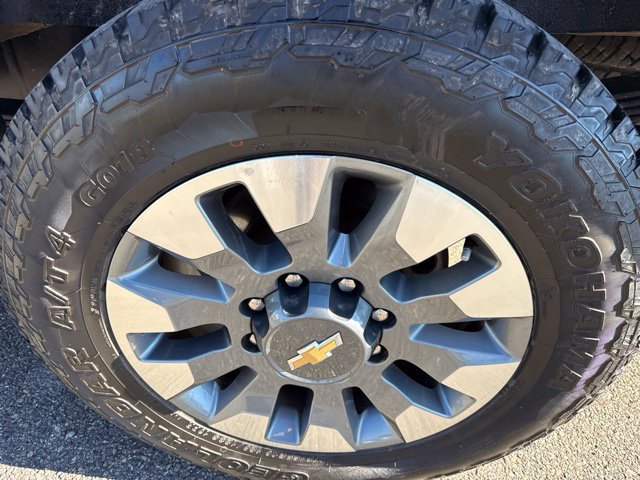 Used 2024 Chevrolet Silverado 2500 Custom w/ Custom Value Package AWD/4WD image 11