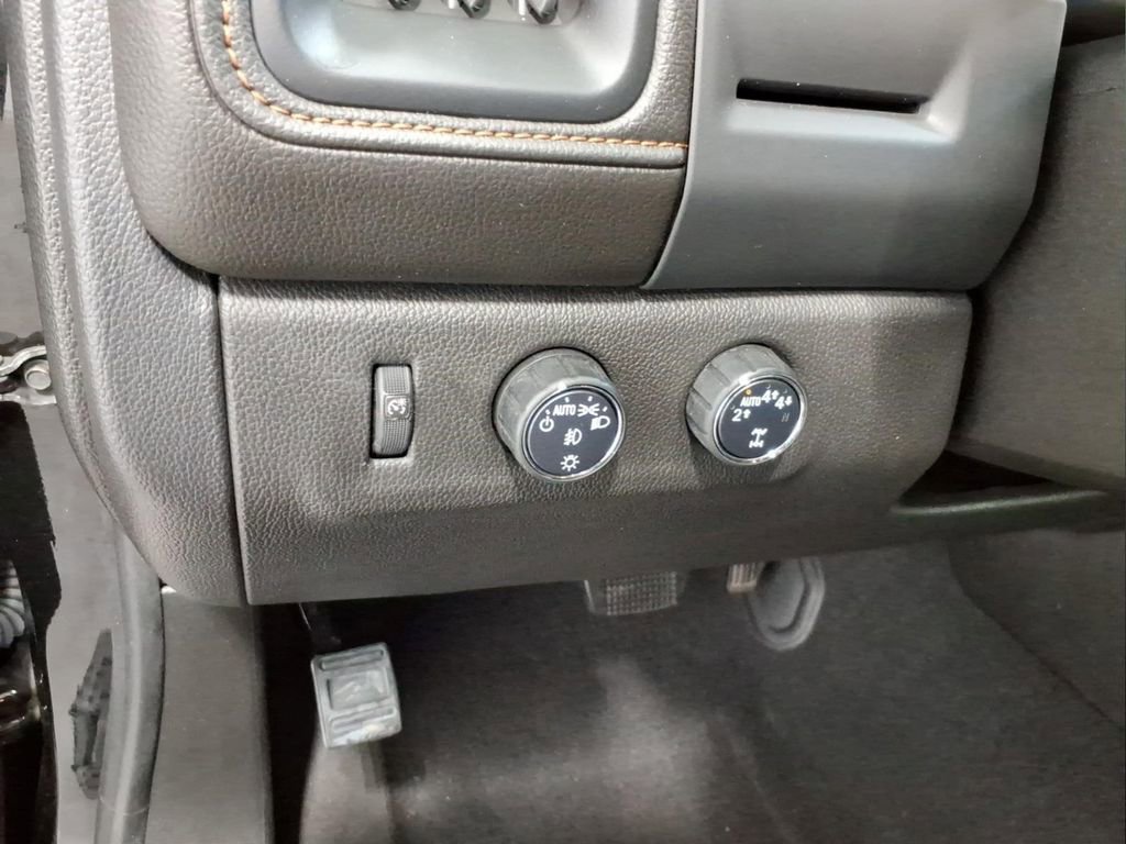 Used 2022 GMC Canyon AT4 w/ Driver Alert Package AWD/4WD image 15