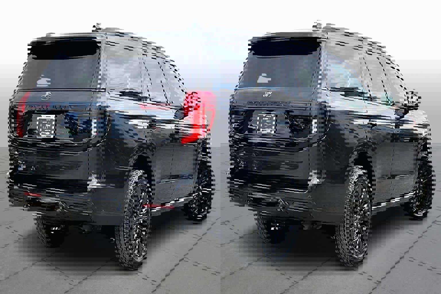 Certified 2025 Ford Expedition Platinum w/ Stealth Appearance Package image 3