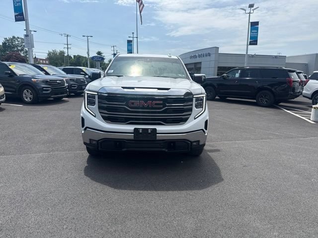 Used 2024 GMC Sierra 1500 SLT w/ SLT Premium Package AWD/4WD image 2