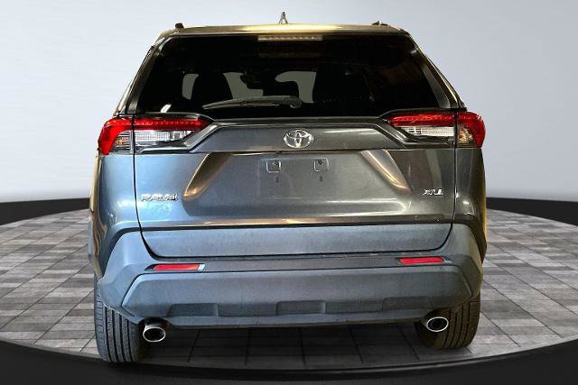 Used 2020 Toyota RAV4 XLE image 4