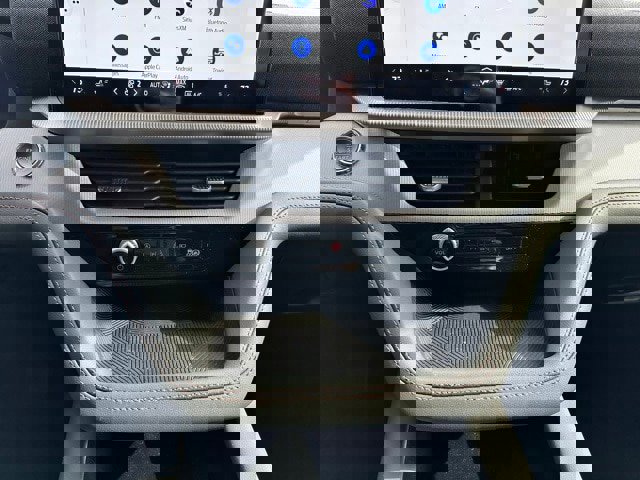 Certified 2025 Ford Explorer Active image 30