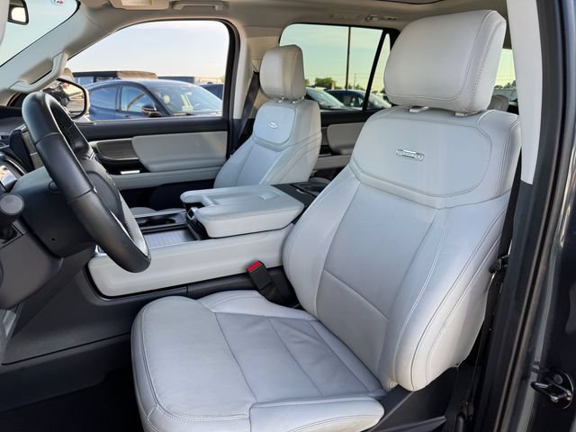 Certified 2025 Ford Expedition Platinum w/ Driver's Package AWD/4WD image 10
