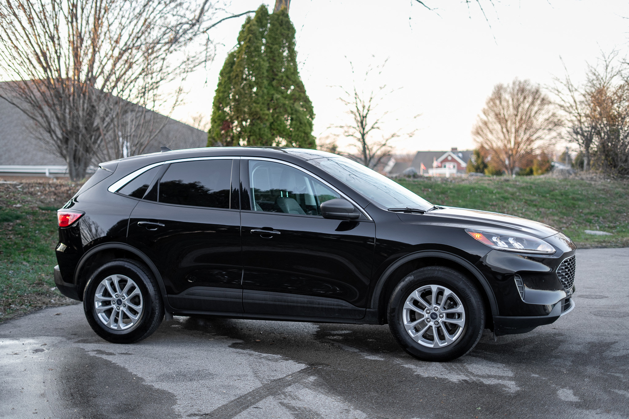Certified 2022 Ford Escape SE w/ Cold Weather Package image 4
