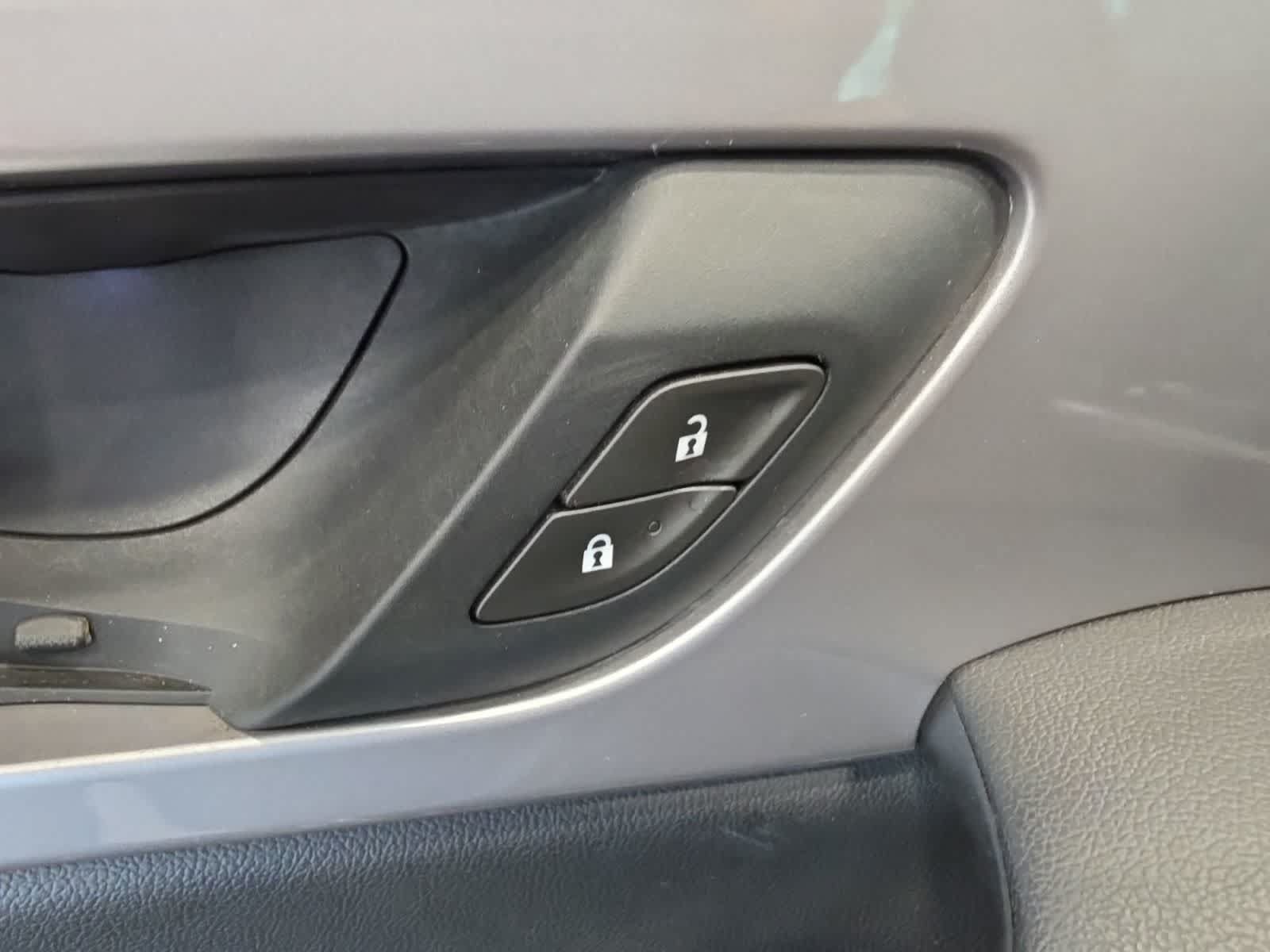 Used 2021 Chevrolet Blazer LT FWD image 19