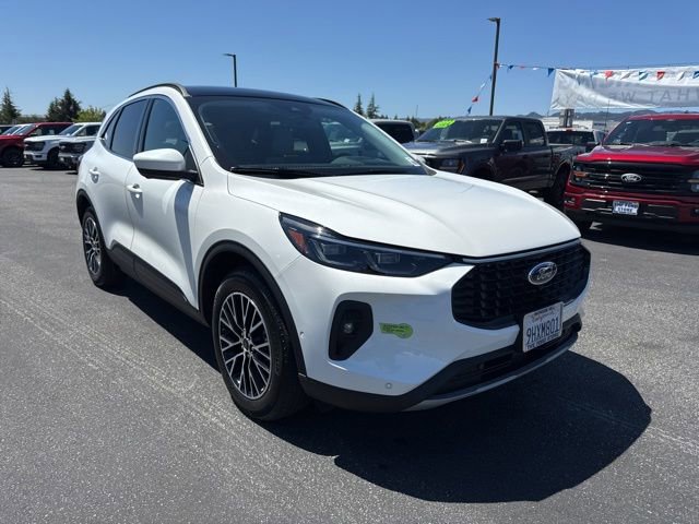 Certified 2023 Ford Escape SE w/ PHEV Premium Package FWD image 3