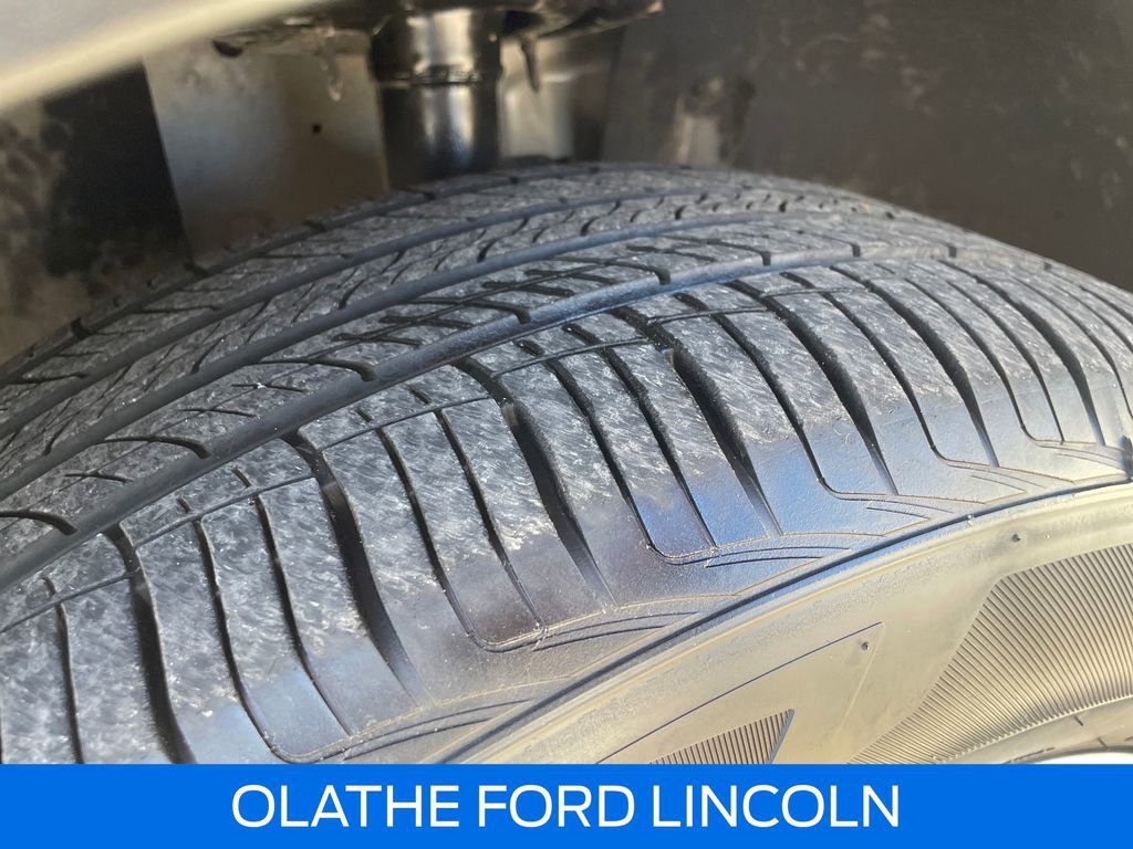 Certified 2018 Ford Explorer XLT w/ Equipment Group 202A image 29