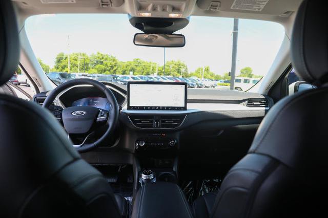 Certified 2025 Ford Escape SE w/ PHEV Premium Package FWD image 26