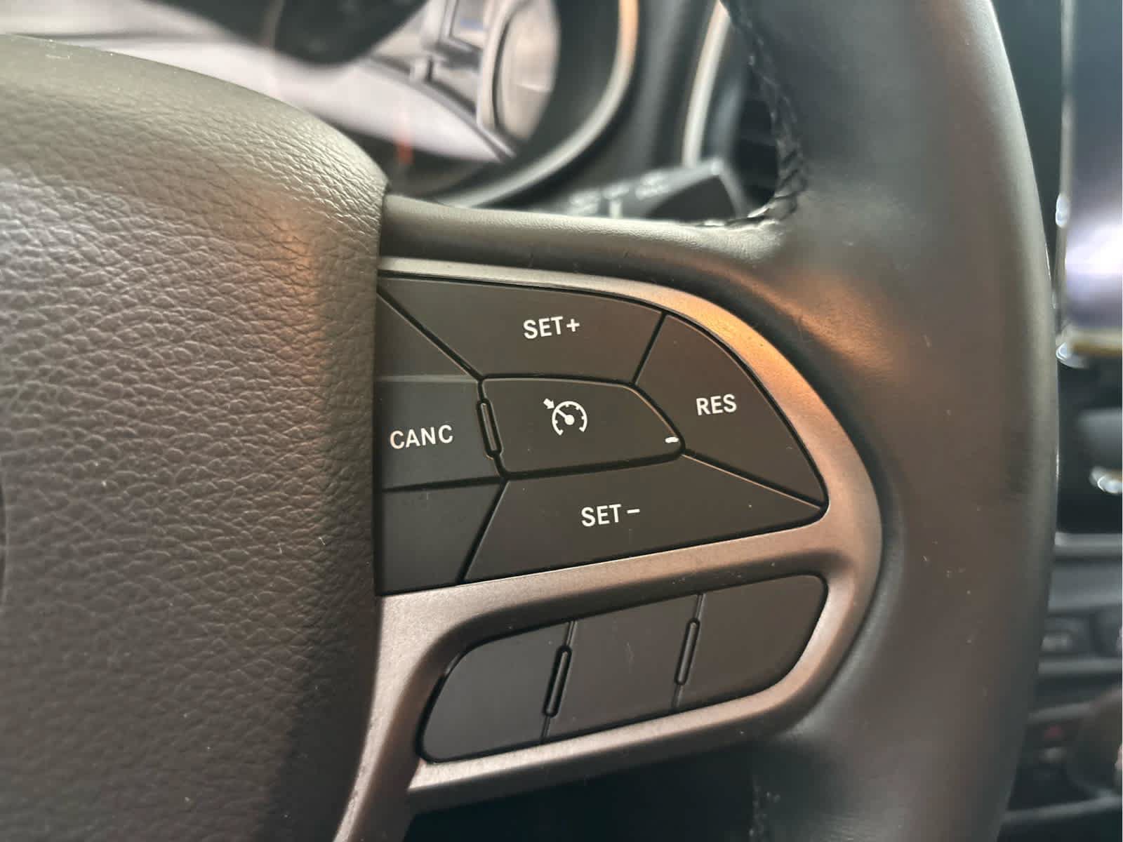 Used 2020 Jeep Cherokee Limited AWD/4WD image 17