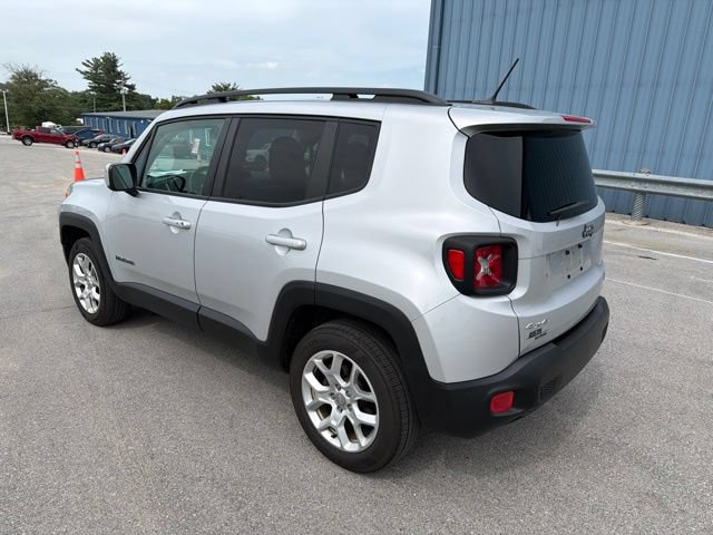 Used 2017 Jeep Renegade Latitude w/ Cold Weather Group AWD/4WD image 2