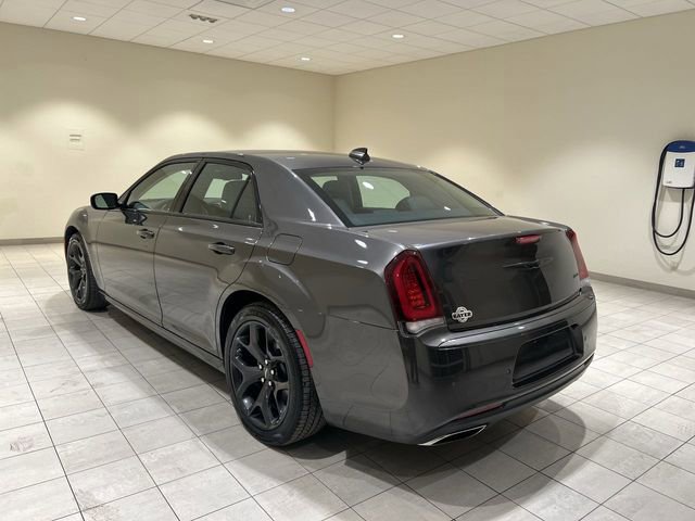 Used 2022 Chrysler 300 Touring L image 5