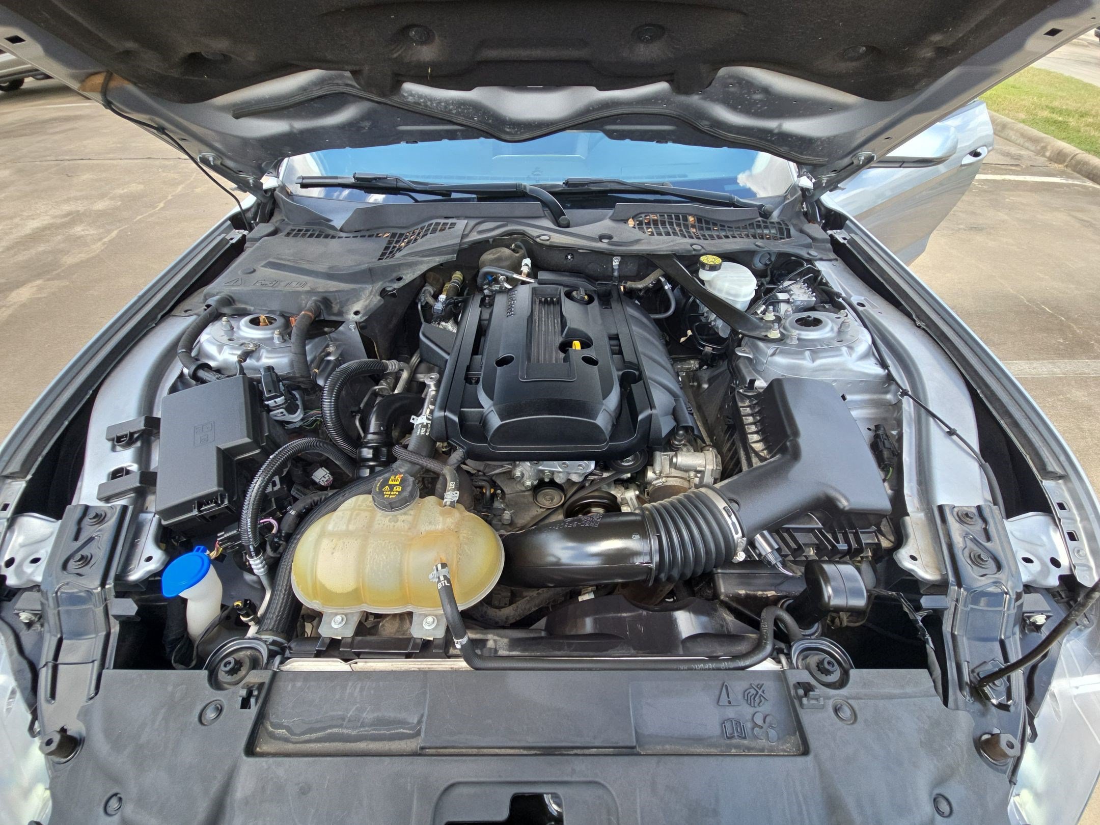 Certified 2020 Ford Mustang Premium RWD image 30