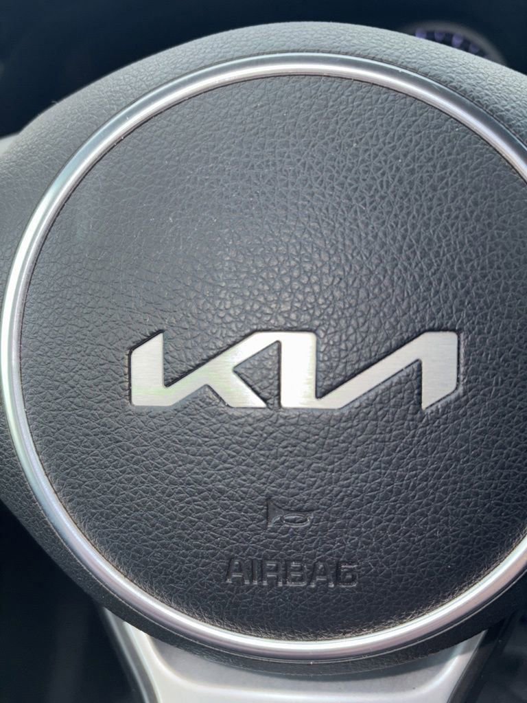 Used 2022 Kia K5 LXS image 36