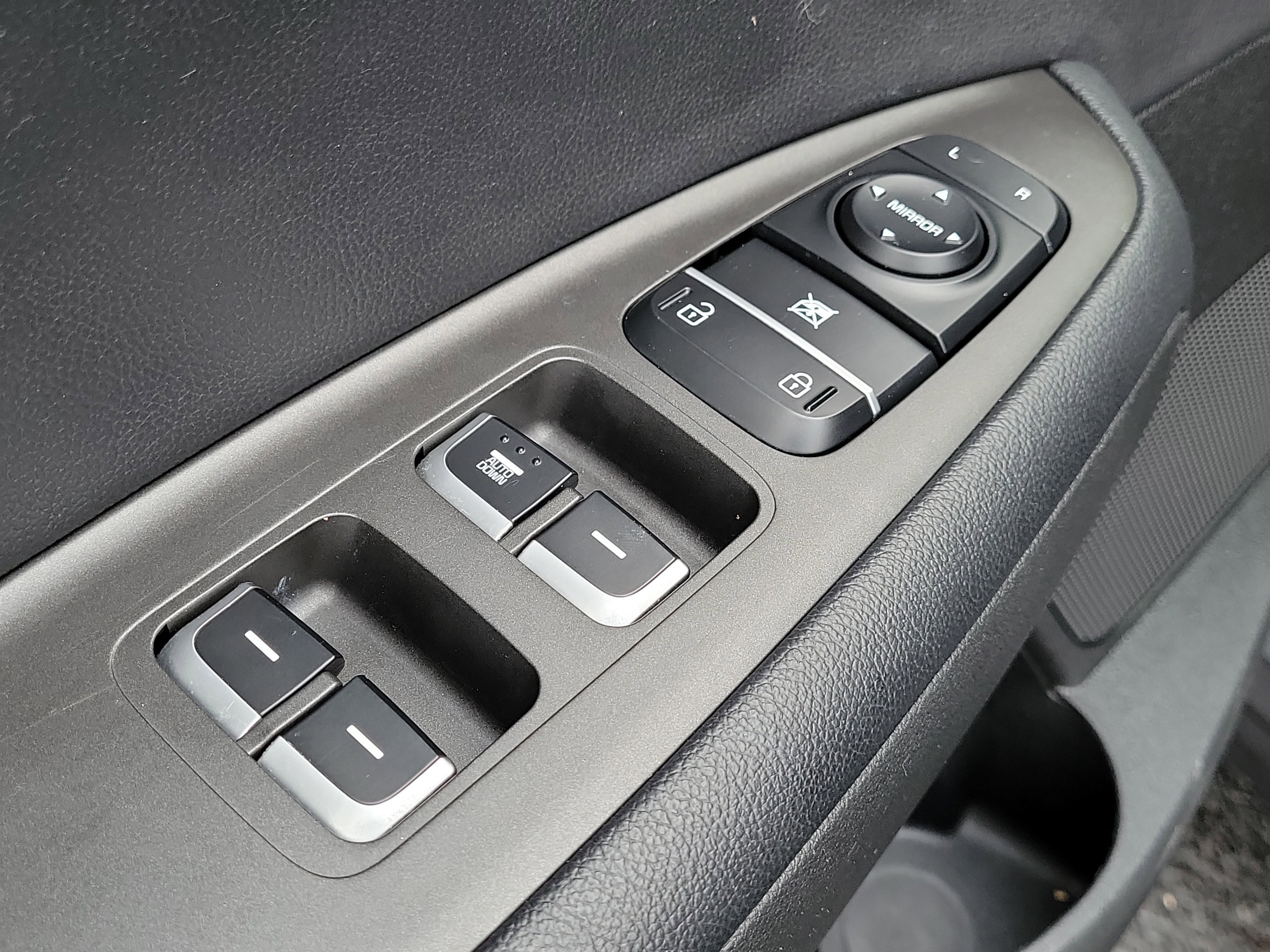 Used 2018 Kia Optima S w/ Pano Sport Package image 15