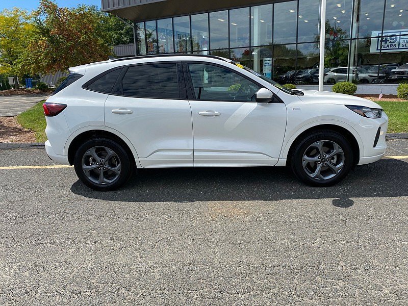 Certified 2023 Ford Escape ST-Line Select w/ Tech Pack #1 AWD/4WD image 5