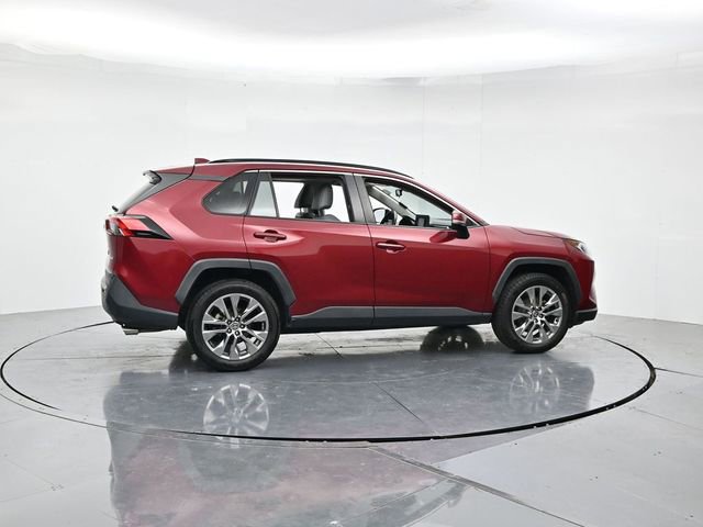 Used 2020 Toyota RAV4 XLE Premium FWD image 2