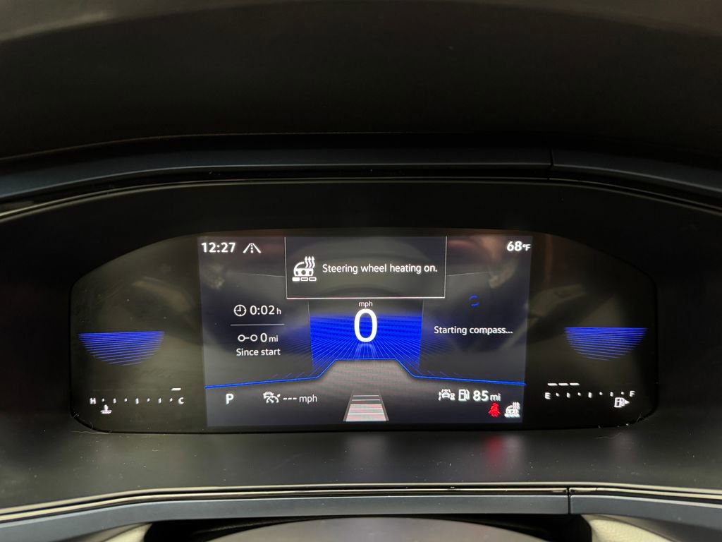 Used 2023 Volkswagen Taos SE w/ Panoramic Sunroof Package AWD/4WD image 17