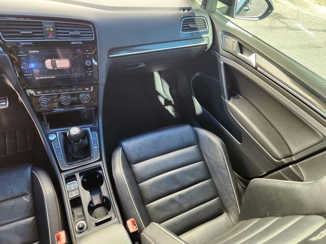 Used 2018 Volkswagen Golf R 4-Door image 14