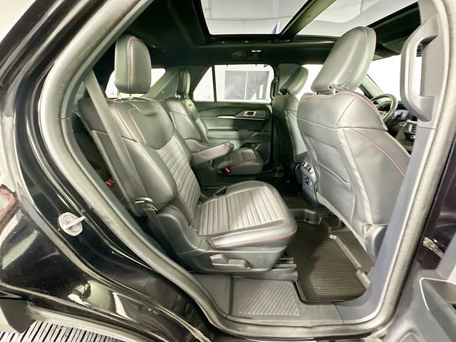 Certified 2025 Ford Explorer ST-Line w/ Premium Package AWD/4WD image 35