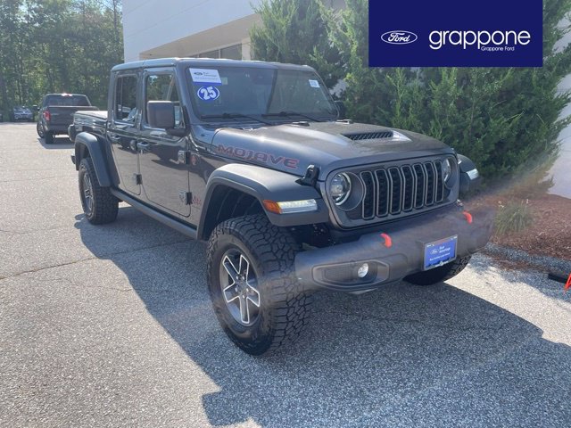 Used 2025 Jeep Gladiator Mojave w/ Convenience Group AWD/4WD image 1