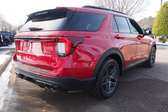 Certified 2025 Ford Explorer ST AWD/4WD image 7