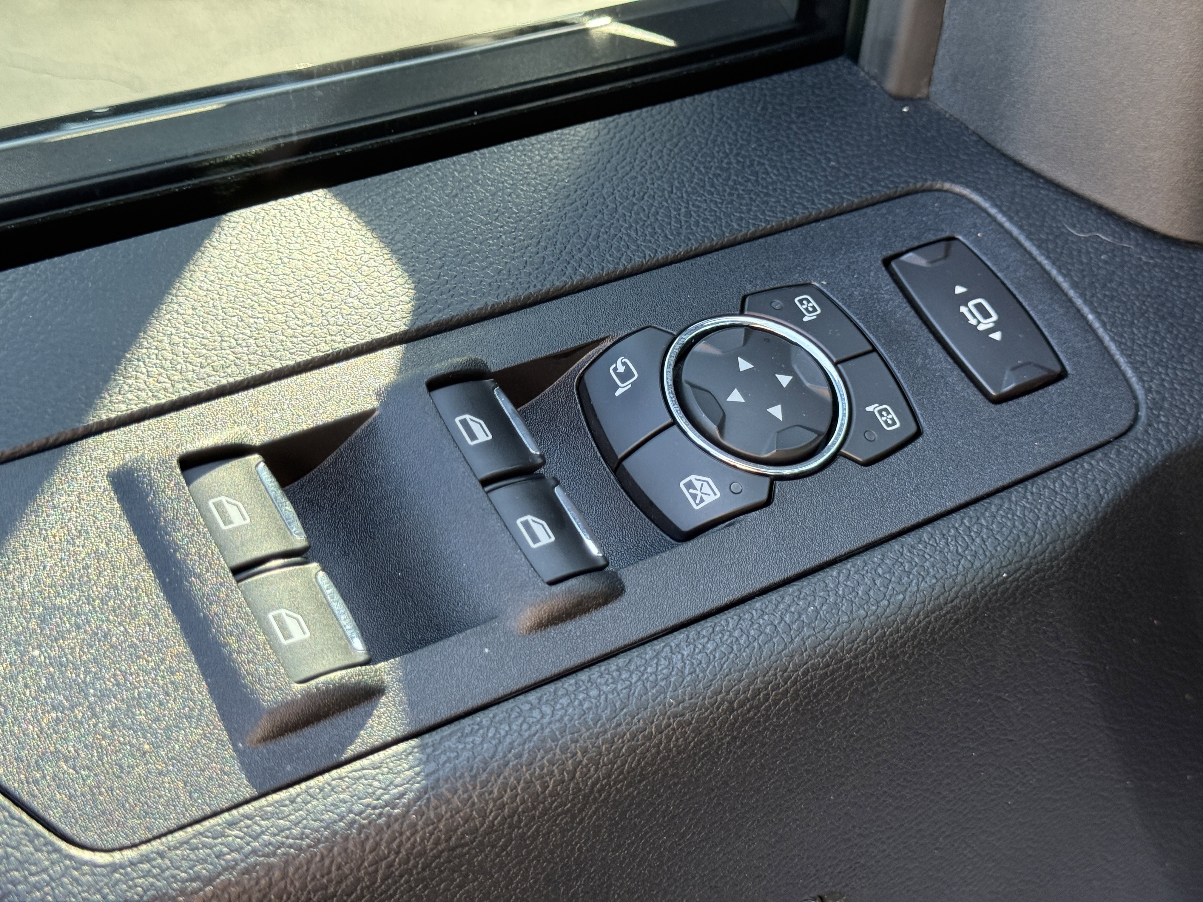 Certified 2018 Ford F250 Platinum w/ Platinum Ultimate Package image 15