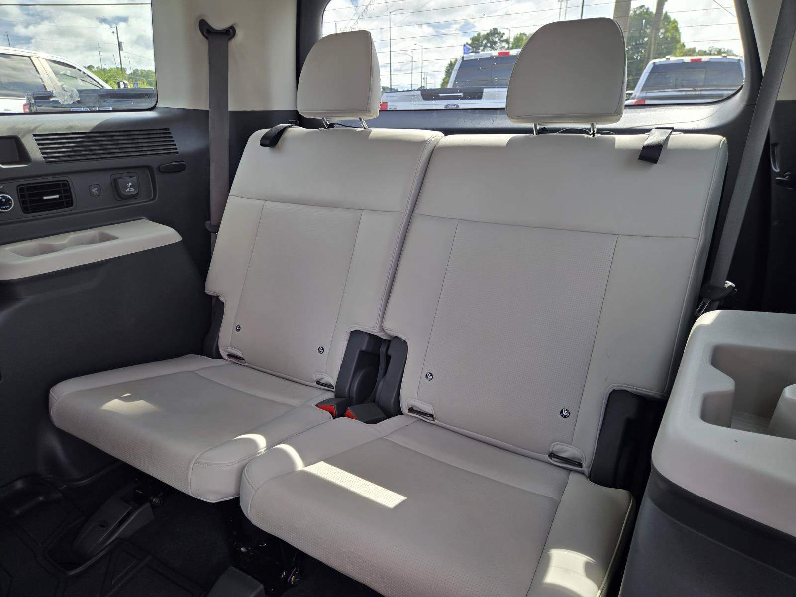 Used 2024 Hyundai Santa Fe Calligraphy FWD image 14