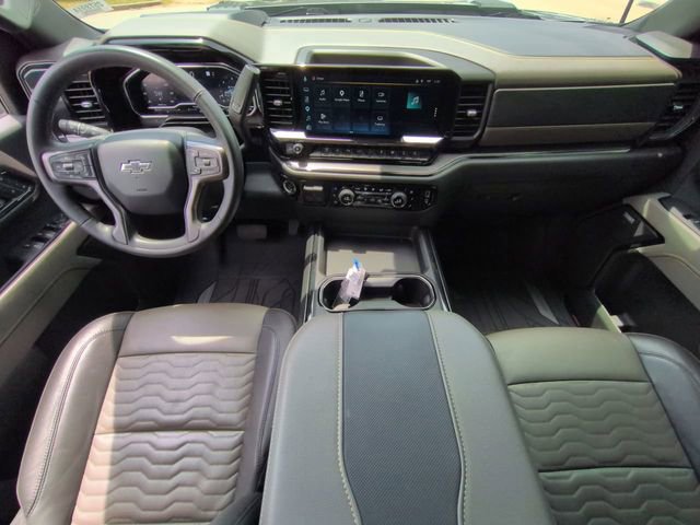 Used 2025 Chevrolet Silverado 2500 ZR2 w/ Technology Package AWD/4WD image 18