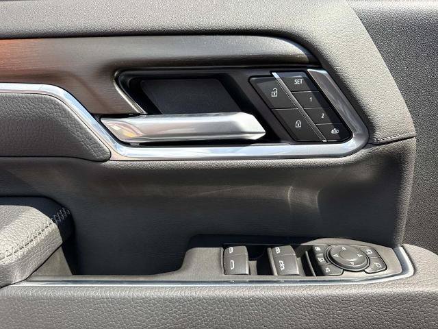 Used 2026 GMC Sierra 2500 Denali w/ Denali Reserve Package AWD/4WD image 16