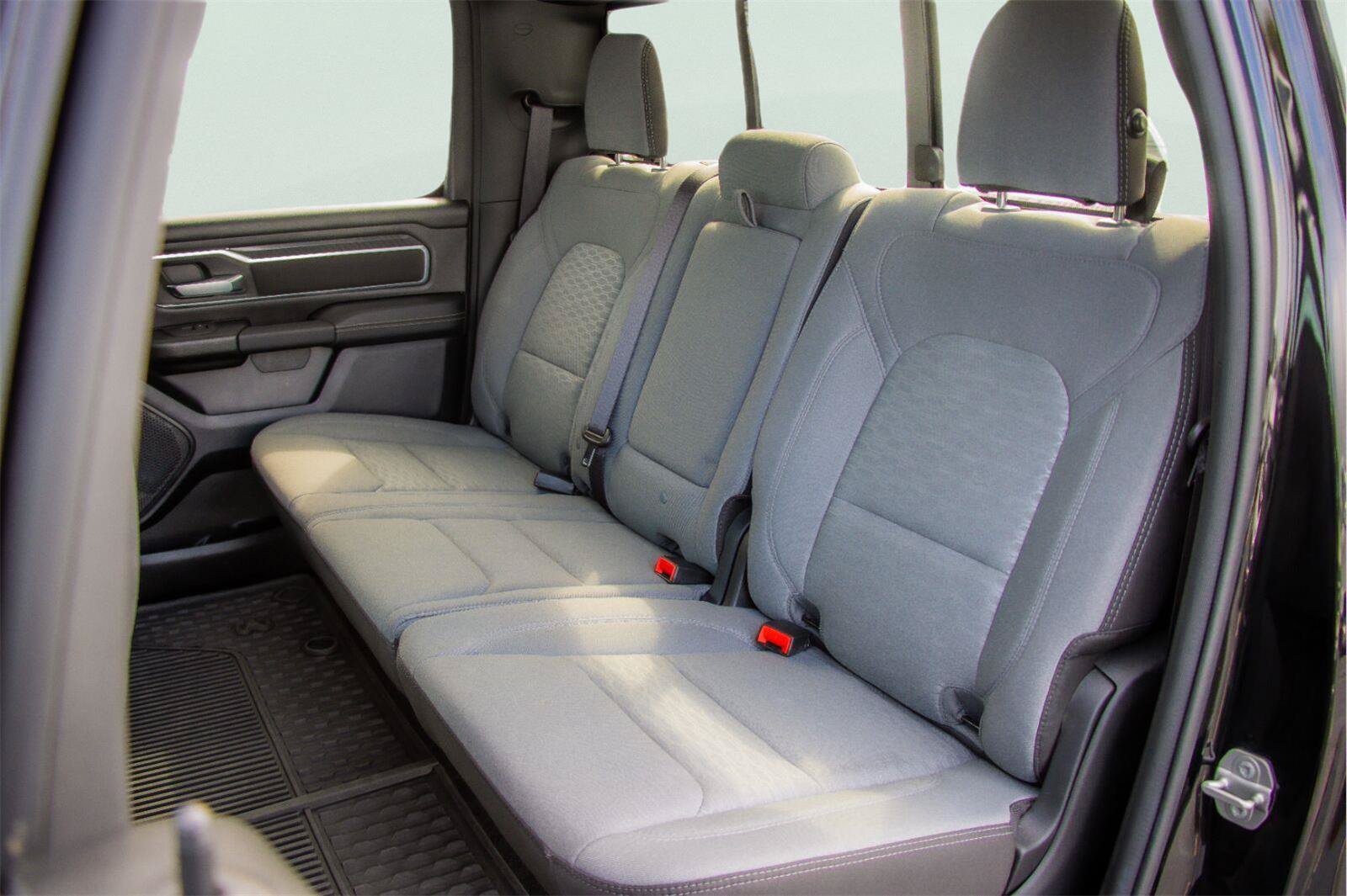 Used 2025 RAM 1500 Big Horn AWD/4WD image 9