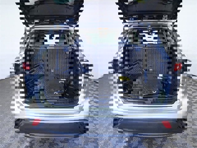 Used 2020 Toyota Highlander XLE image 10