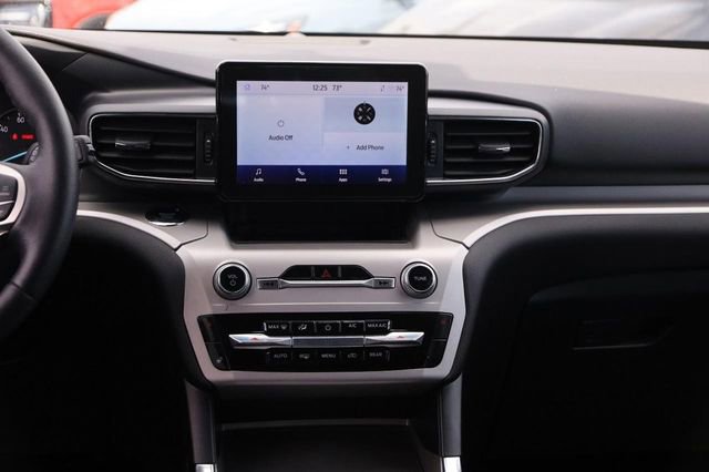 Certified 2024 Ford Explorer XLT w/ Equipment Group 202A image 25