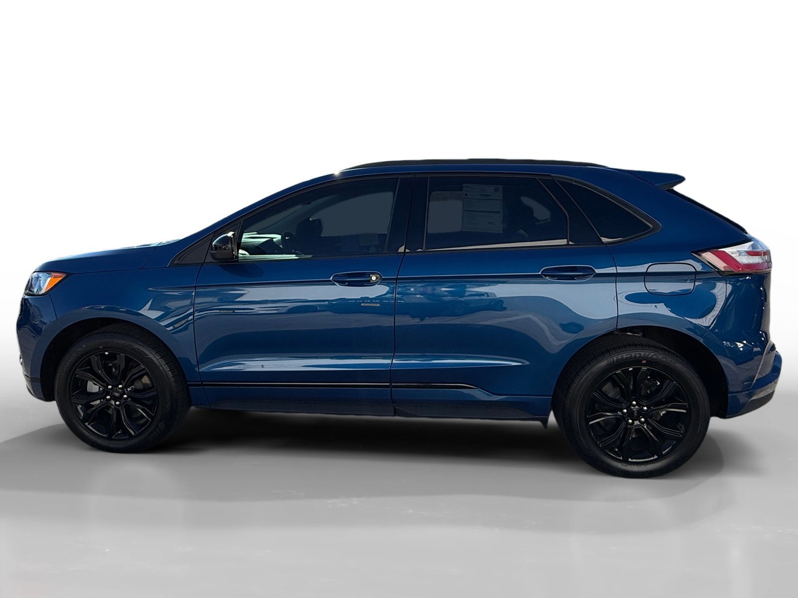 Certified 2024 Ford Edge SE w/ Black Appearance Package image 6