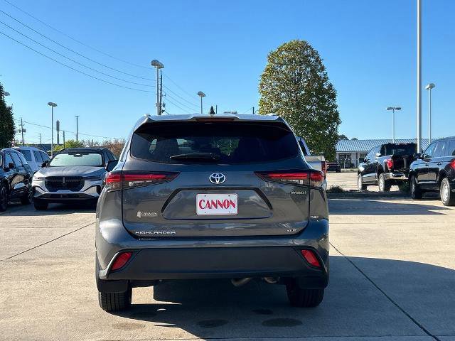 Used 2024 Toyota Highlander XLE image 4