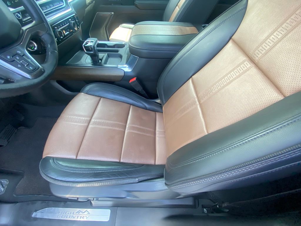 Used 2023 Chevrolet Silverado 1500 High Country w/ Technology Package AWD/4WD image 22