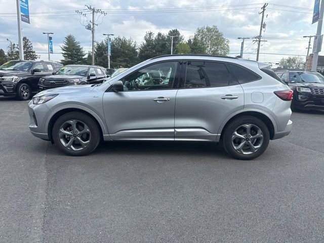 Certified 2023 Ford Escape ST-Line w/ Tech Pack #1 AWD/4WD image 4