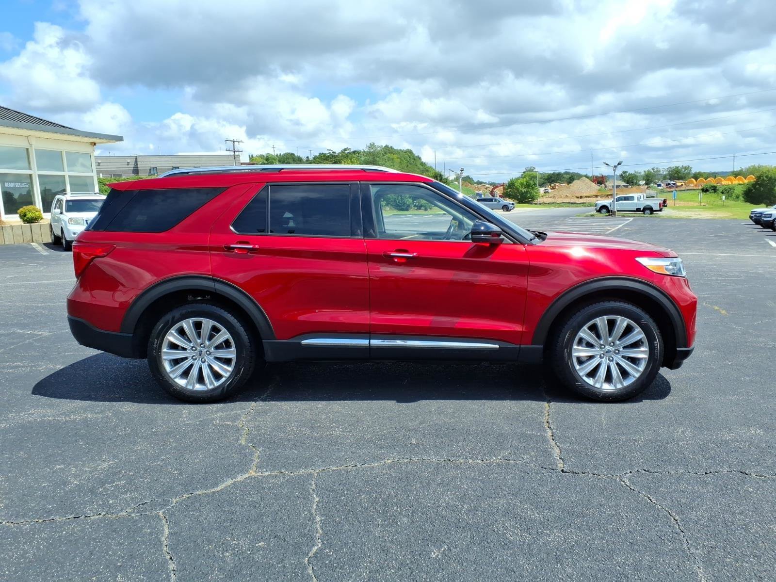 Certified 2021 Ford Explorer Limited w/ Equipment Group 301A AWD/4WD image 8