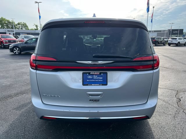 Used 2022 Chrysler Pacifica Touring-L FWD image 6