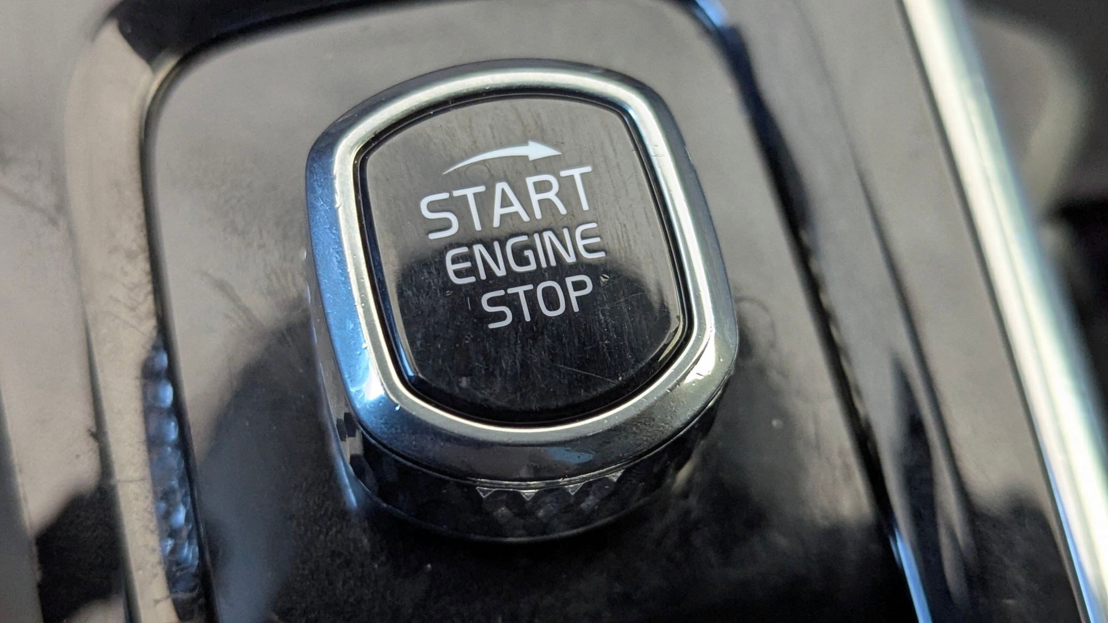 Used 2018 Volvo XC60 T6 R-Design w/ Convenience Package image 27