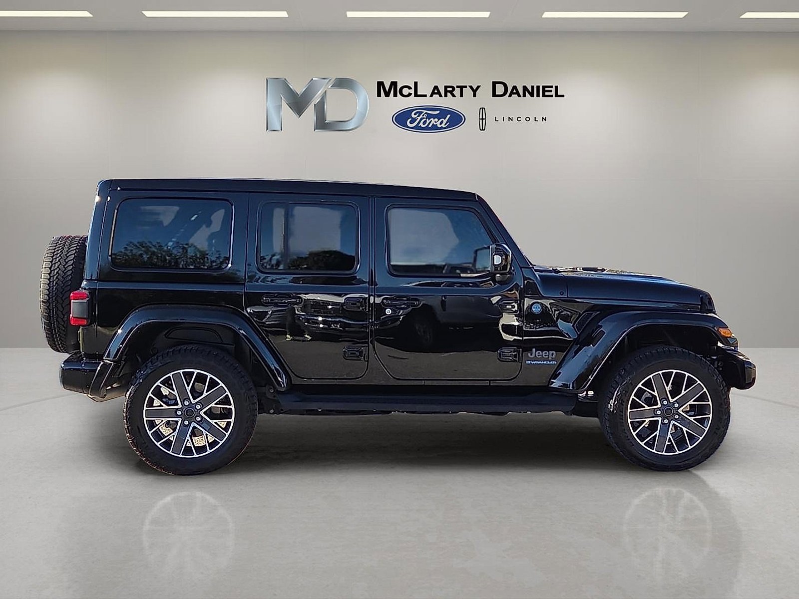 Used 2024 Jeep Wrangler High Altitude image 6