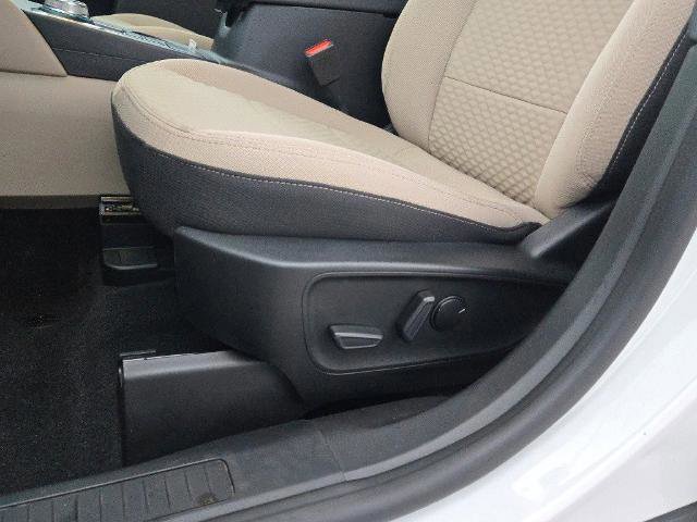 Certified 2022 Ford Escape SE w/ SE Sport Appearance Package image 20