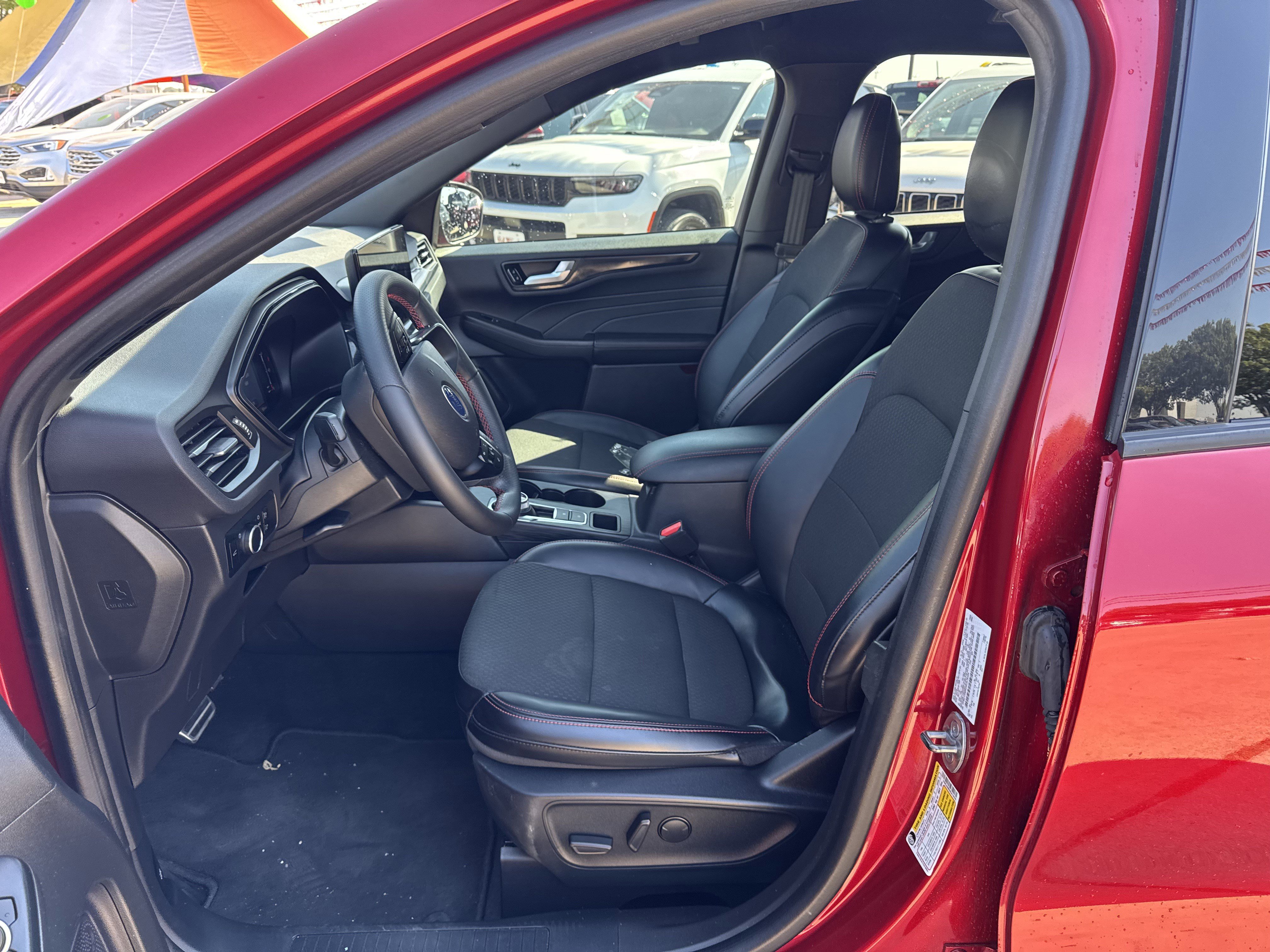 Certified 2024 Ford Escape ST-Line w/ Tech Pack #1 image 15