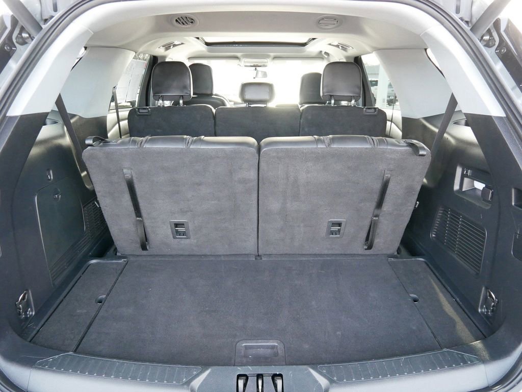 Certified 2022 Ford Explorer XLT w/ Equipment Group 202A image 22