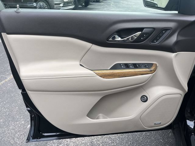 Used 2017 GMC Acadia Denali w/ Technology Package AWD/4WD image 21