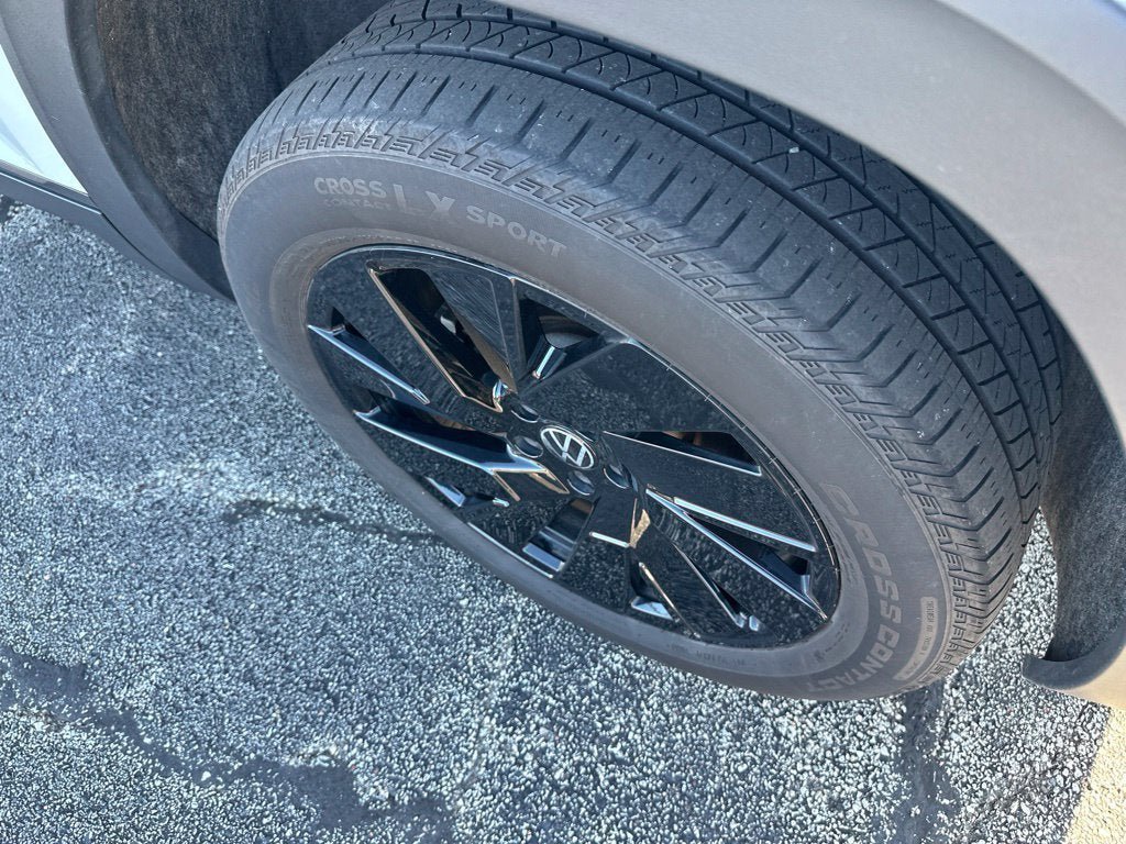 Used 2024 Volkswagen Atlas SE AWD/4WD image 8