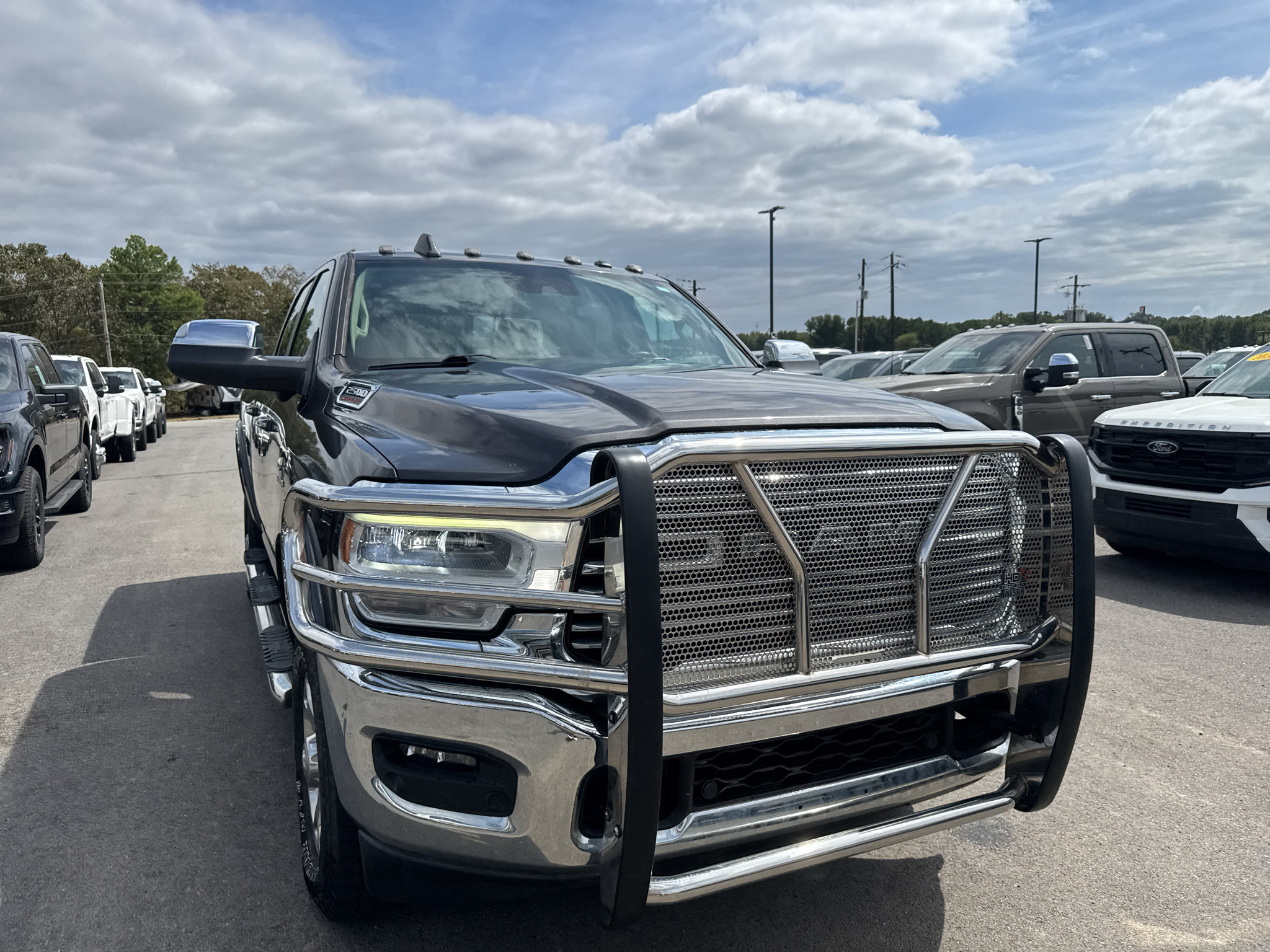 Used 2019 RAM 2500 Laramie AWD/4WD image 3