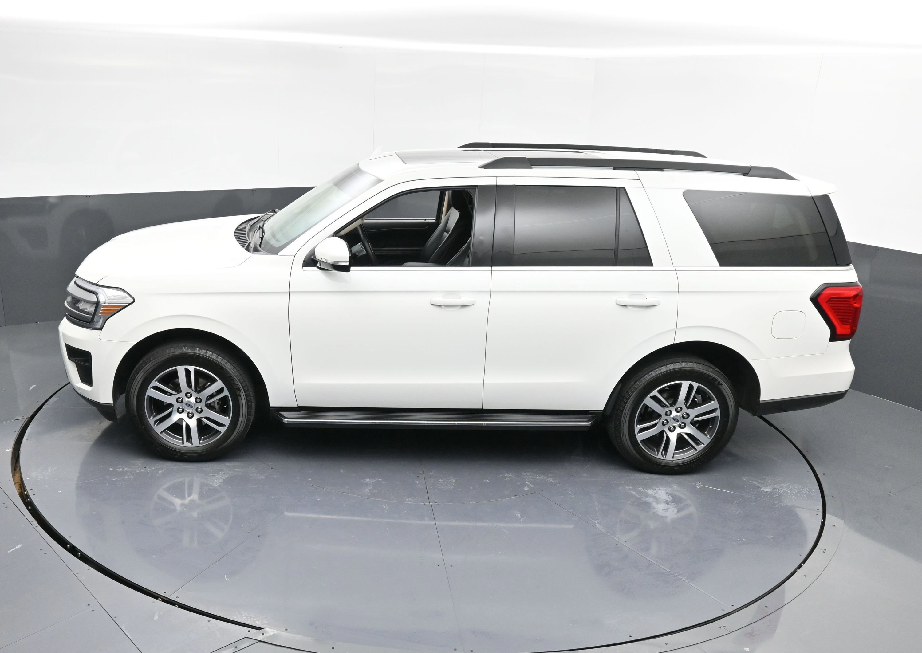 Certified 2022 Ford Expedition XLT image 7