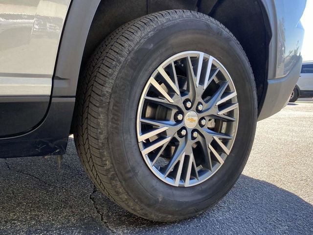 Used 2025 Chevrolet Traverse LT w/ Driver Confidence Package image 11