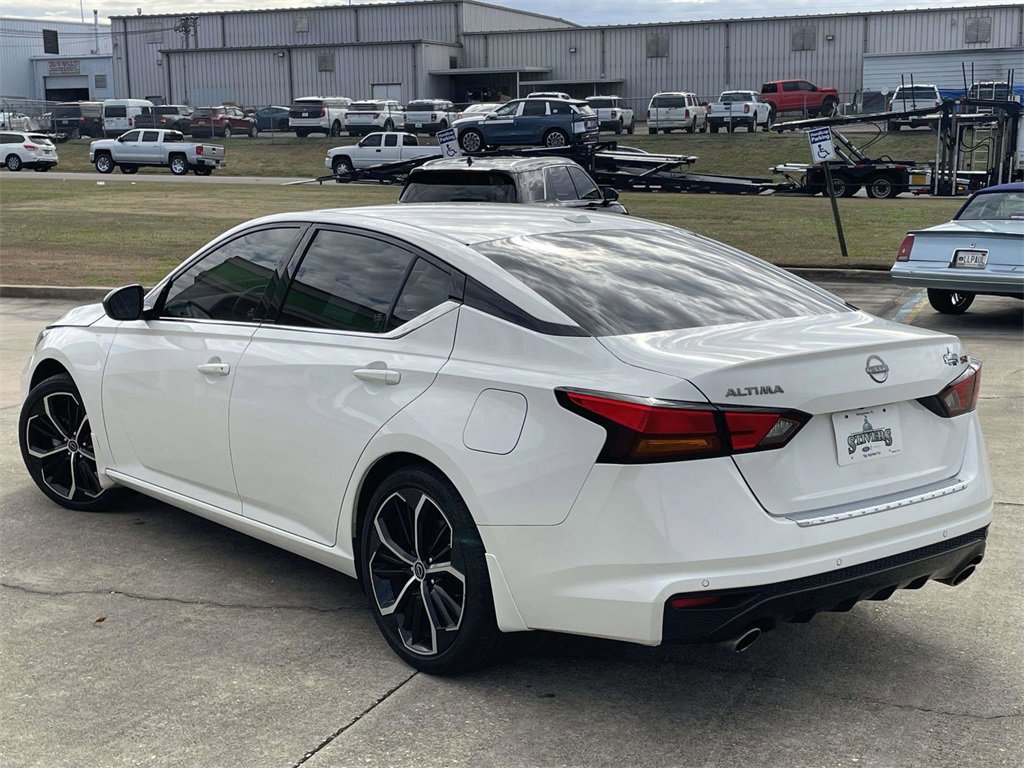 Used 2023 Nissan Altima 2.5 SR w/ SR Premium Package image 3